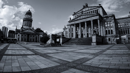 Schillerdenkmal vor dem Konzerthaus