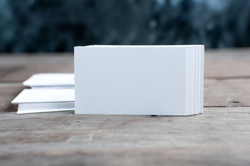 White paper card Suitable for use in advertising signs Or business contact White paper photos 