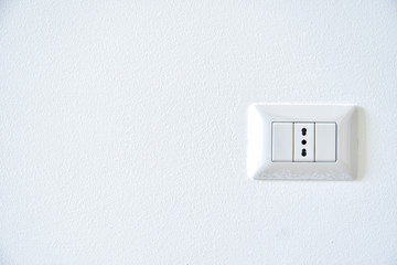 Presa di Corrente ad Incasso nel Muro