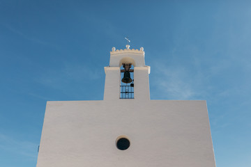 Iglésia blanca en Ibiza, arquitectura ibicenca
