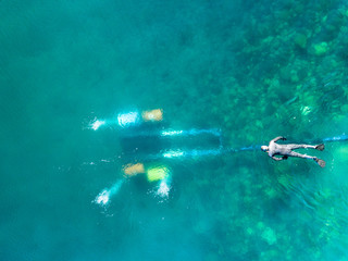 Instalación de bombeo en el lago