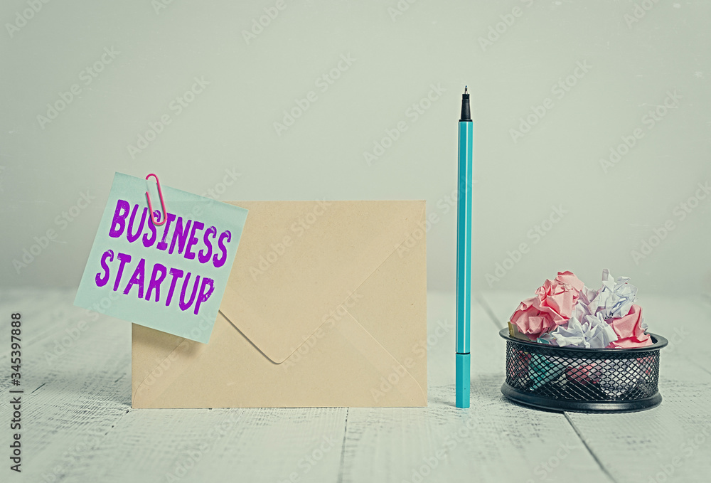 Aufkleber writing note showing business startup. business concept for putting up new commerce venture fresh un