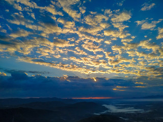 Fototapeta premium Clouds at dawn.sky, sunset, clouds, sunrise, cloud, nature, sun, blue, landscape, lake, light, sunlight, evening, morning, cloudscape, horizon, orange, dawn, weather, beautiful, dusk, beauty