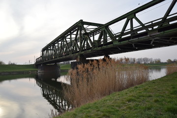 Wiadukt kolejowy w Opolu. 