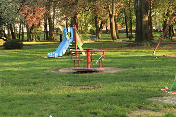 plac  zabaw  dla  dzieci  w  parku