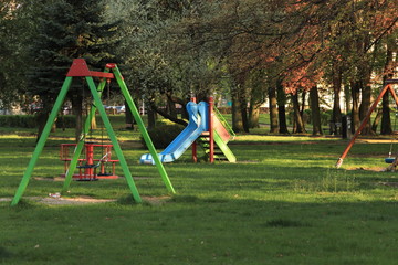plac  zabaw  dla  dzieci  w  parku