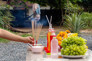 Incense sticks to worship the gods, including dining tables to worship the gods or spirits of ancestors, Asian superstitions.