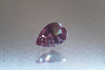 アレキサンドライト(alexandrite)