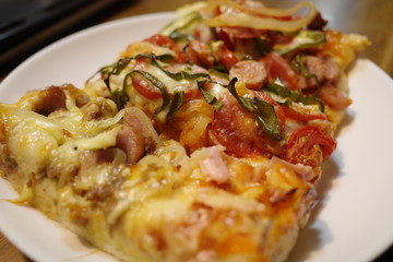 日本の美味しい手作りピザ