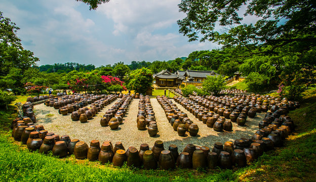 장독대 이미지 – 찾아보기 1,541 스톡 사진, 벡터 및 비디오 | Adobe Stock
