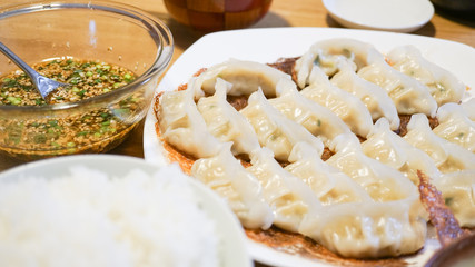 焼き立ての餃子