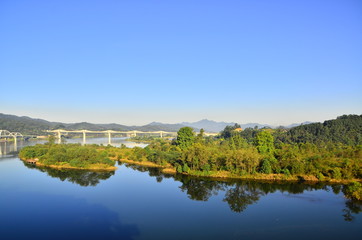 Fototapeta premium landscape with lake and bridge 