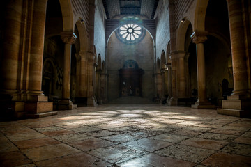 Fototapeta na wymiar Interiors of the Basilica of Saint Zeno in Verona. Veneto, Italy