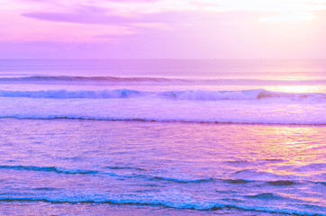 Obraz premium Lilac sunset over sea