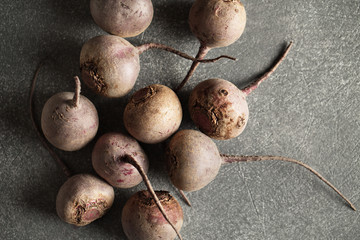 Raw beet root, unpeeled beetroots