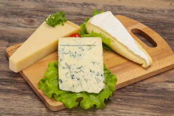 Cheese triangle mix - gorgonzola, brie, parmesan