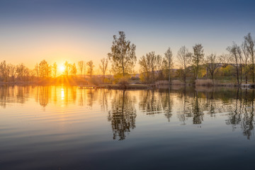 Peracher Badesee, Sonnenuntergang, Perach, Landkreis Altötting, Oberbayern, Bayern, Deutschland