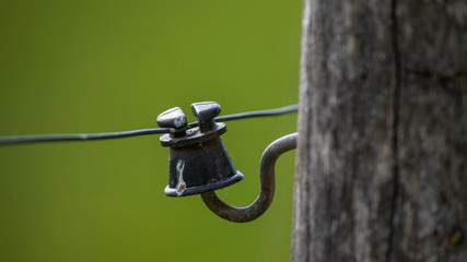 Schlitzisolator schwarz