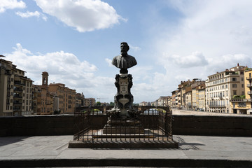 View of the monument in Ponte Vecchio