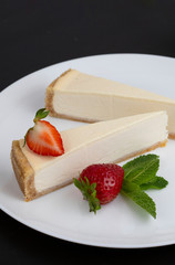 cheesecake with strawberries