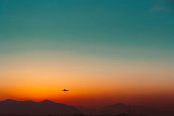 Aterrizaje en un bonito atardecer en Málaga