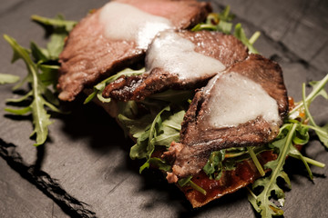 Plato de comida mediterránea