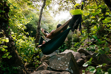 Relajaci&oacute;n en hamaca tropical