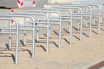 Heller Fahrradständer aus Metall, Deutschland, Europa