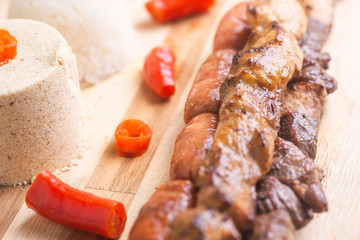 Espetinho de Lingui&ccedil;a