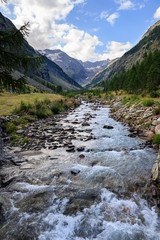 fiume nel vallone di Valeille, Lillaz, Parco Nazionale del Gran Paradiso
