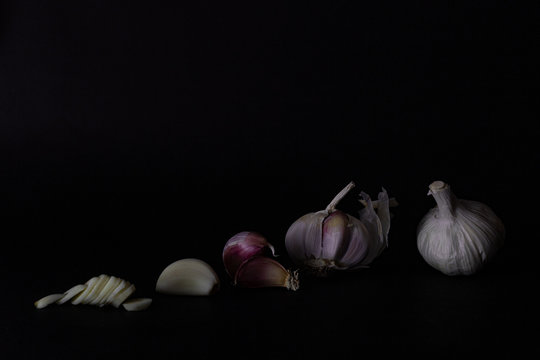 garlig in black
