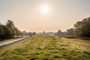 Fototapeta premium Deich am Morgengrauen