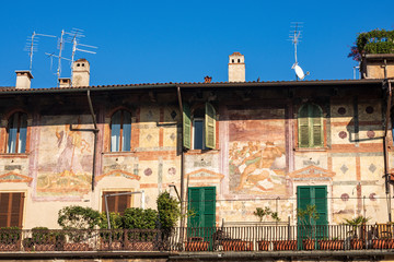 Case Mazzanti. Close-up of the ancient houses with frescoes in Piazza delle Erbe, Verona downtown, UNESCO world heritage site, Veneto, Italy, Europe