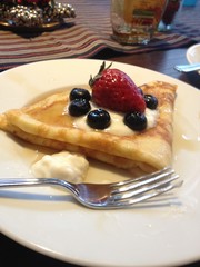 crepe with berries