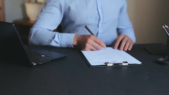Businessman who refuses to receive a bribe. Stop bribery. Close Up Slow Motion. 