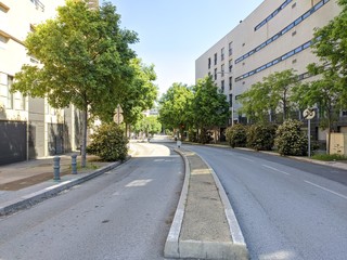 Rue d'Aix en Provence avec maison provençal et fontaine, lieu connu sous le nom de cours Mirabeau...