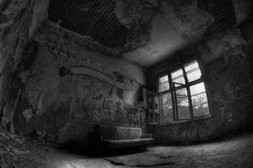 Fotobehang Verlaten ziekenhuissanatorium Beelitz Heilstaetten, Duitsland in B&amp W © Chawran