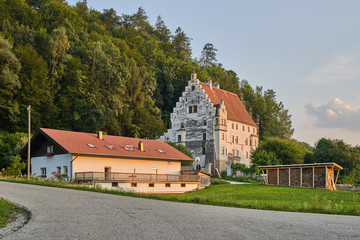 Fototapeta na wymiar Schloss Wanghausen, Landschaft, Hochburg-Ach, Bezirk Braunau, Oberösterreich, Österreich, Austria