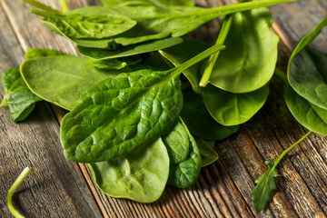 Raw Organic Fresh Baby Spinach
