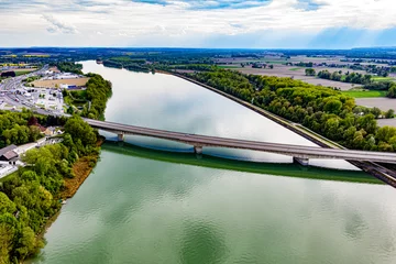 Foto op Plexiglas Die Donau von oben   Atemberaubende Drohnenaufnahmen von der Donau © Roman