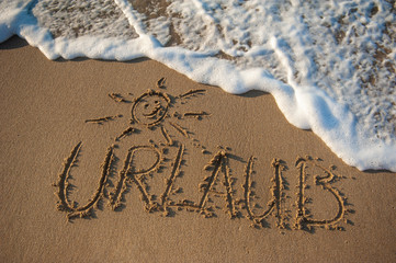 Urlaub im Sand mit Wasser