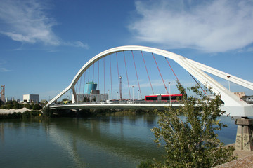 Fototapeta na wymiar modern bridge over the lake
