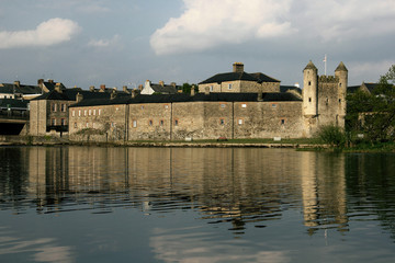 Obraz premium Enniskillen Castle in a Reflective Mood