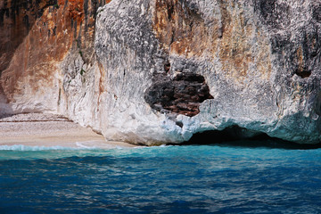 Dettagli da Cala dei Gabbiani nello splendido Golfo di Orosei, in Sardegna.