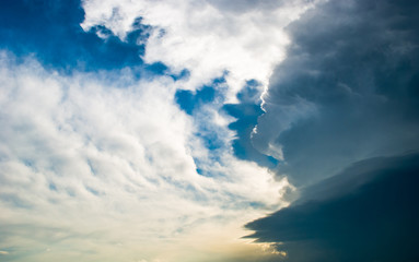 Obraz premium Dramatic Cumulonimbus Cloud formation during early sunset