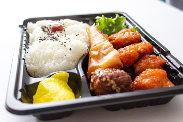 中華弁当　激安198円弁当