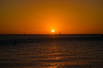 Atardecer en la playa eagle de aruba