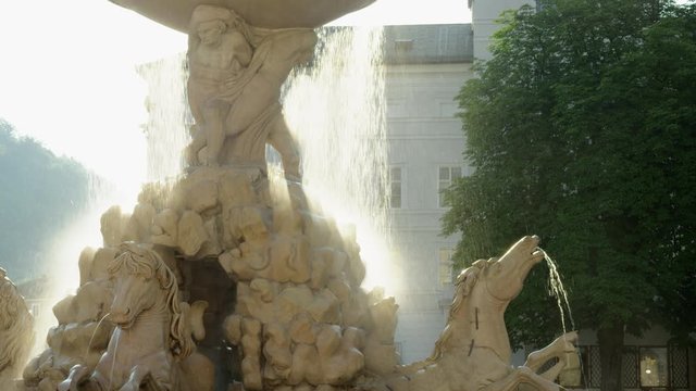 MS TU&nbsp;Residenzbrunnen fountain