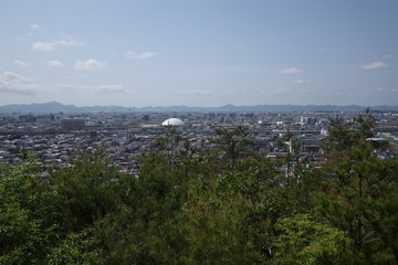 Fototapeta premium 日本の岡山の魚見山から見た町の風景