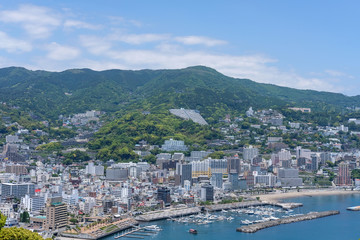 Fototapeta premium 静岡県熱海市の街並み